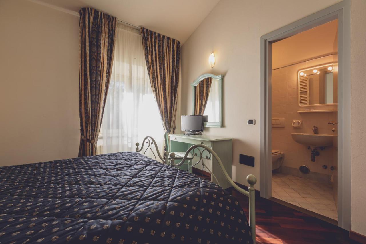 Albergo Ristorante Pasqui Rocca San Casciano 外观 照片