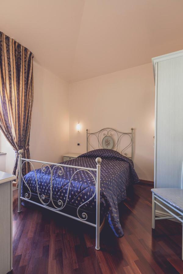 Albergo Ristorante Pasqui Rocca San Casciano 外观 照片